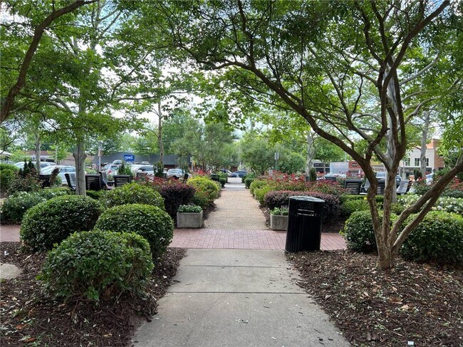 Building Photo - 9040 Main St