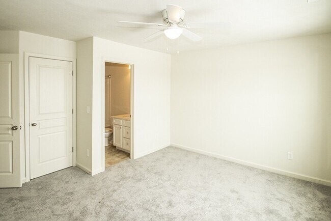 Building Photo - Gorgeous Westfield Home - 2800 sq ft and a...