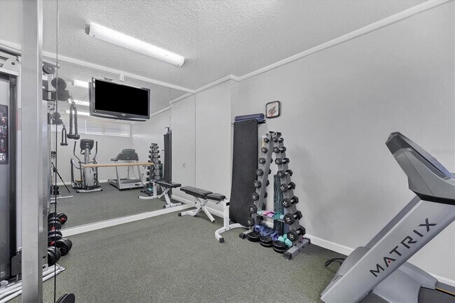 Building Photo - 555 S Gulfstream Ave
