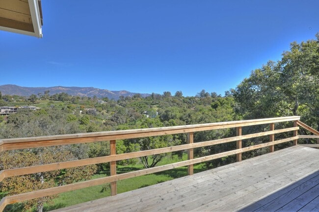 Building Photo - Peaceful Hope Ranch Living