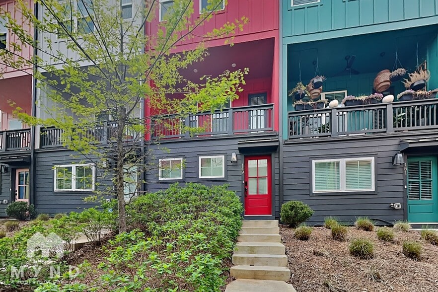 Building Photo - 149 Color Cir