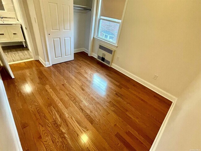 Building Photo - 150-39 21st Ave