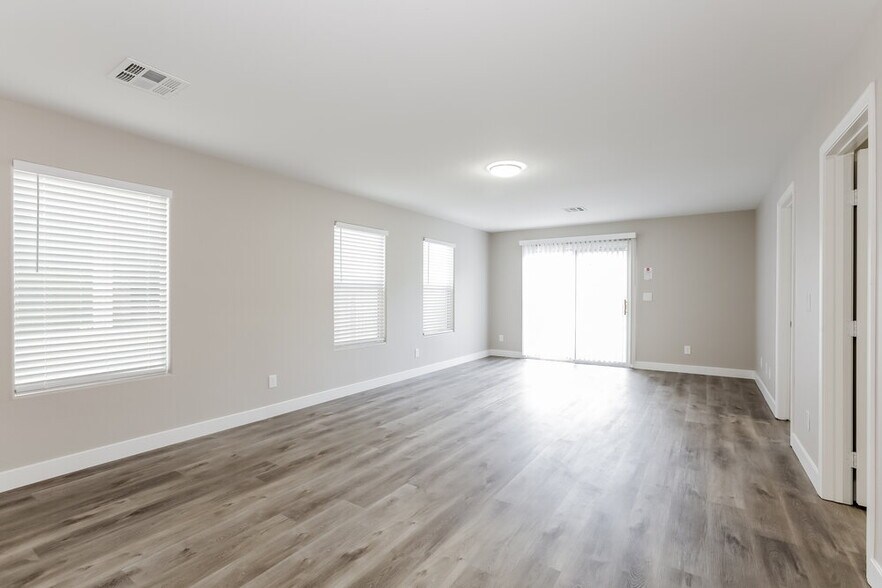 Building Photo - 6578 Holly River St