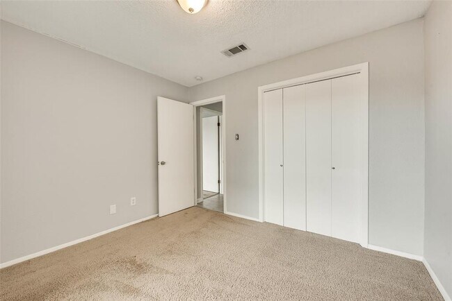 Building Photo - 1125 Shady Elm Ct