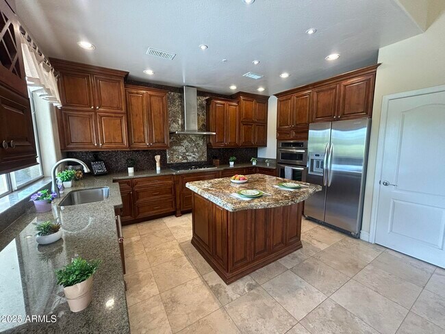 Building Photo - 7215 E Whistling Wind Way