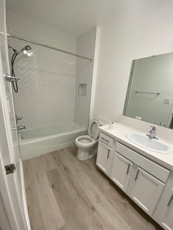 Building Photo - 5335 Yarmouth Ave