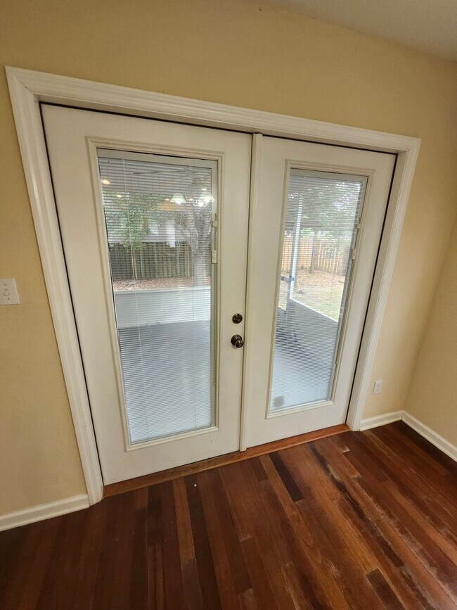 Building Photo - 552 Brooke Hampton Dr
