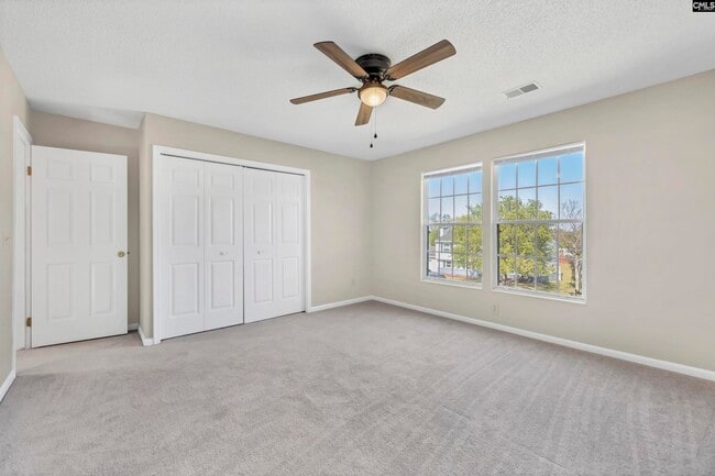 Building Photo - 605 N Donar Dr