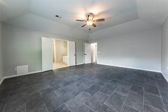 Building Photo - 3909 Spring Arbor Ct