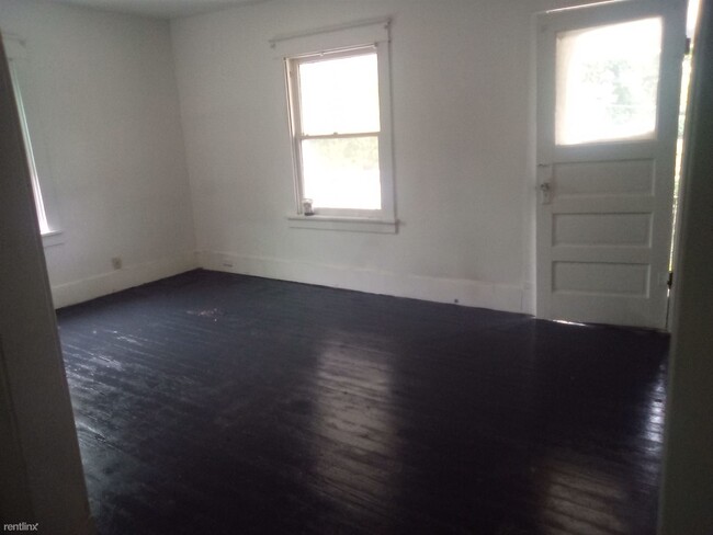 Building Photo - 1 br, 1 bath 4plex - 2306 Crawford Street ...