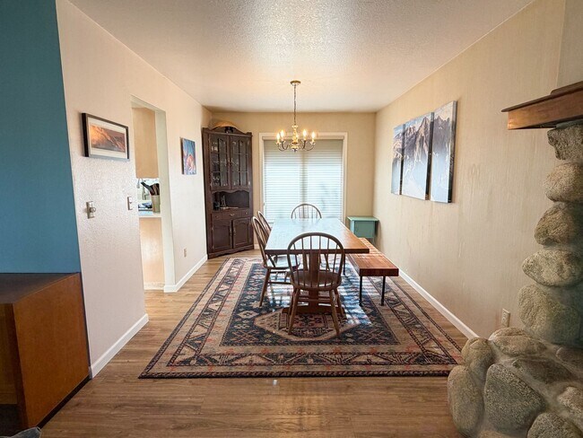 Building Photo - 6841 Crooked Tree Dr