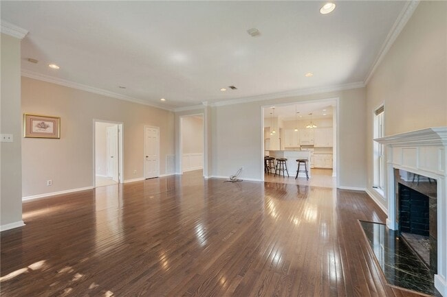 Building Photo - 1205 Brook Hollow Dr