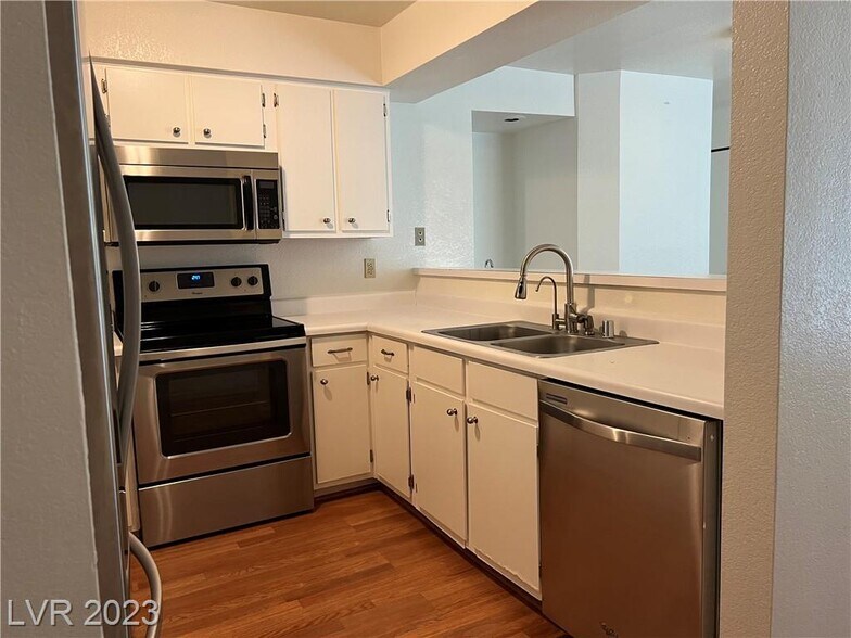 Building Photo - 2008 Mesquite Ln