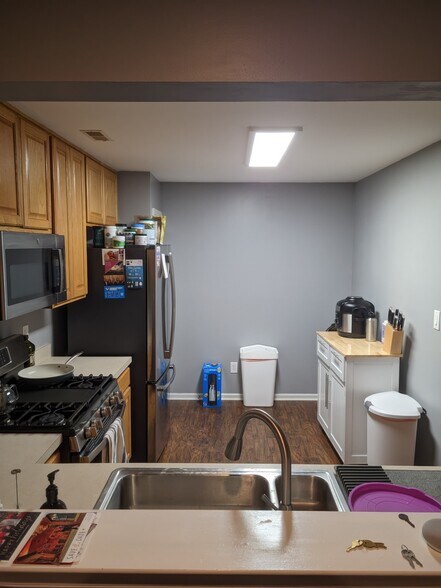 Building Photo - 243 Brookfield Dr