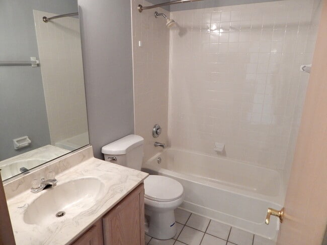 Building Photo - 2223 Seaver Ln