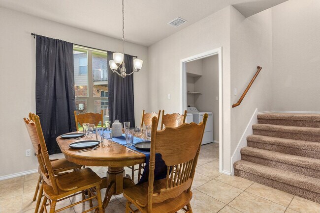 Building Photo - 4905 Ledgestone Trail