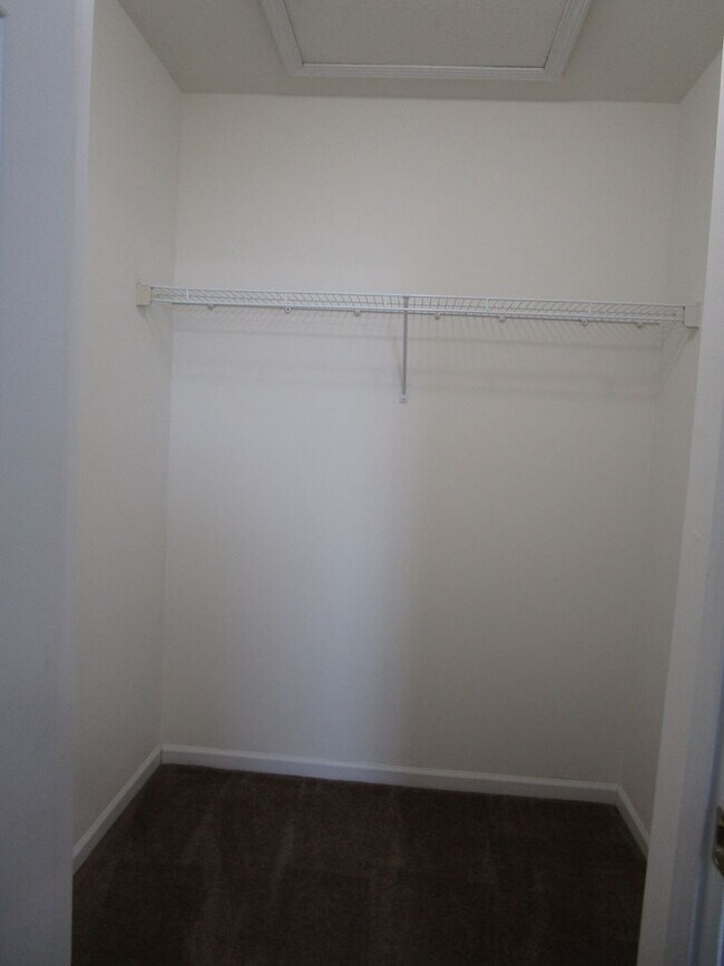 Building Photo - 5004-5006 Betty Jean Way