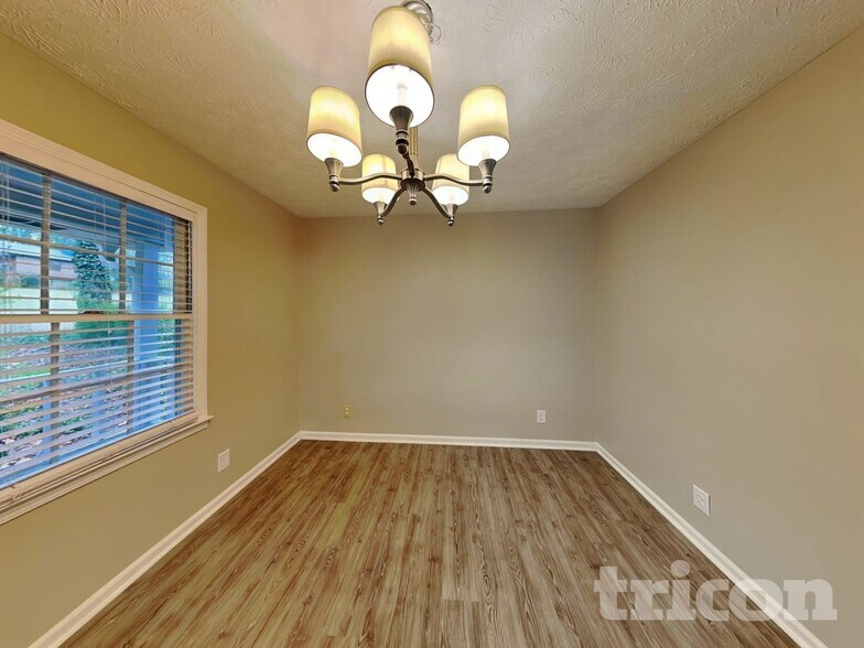 Building Photo - 145 Victoria Station