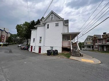 Building Photo - 381 Forest Ave