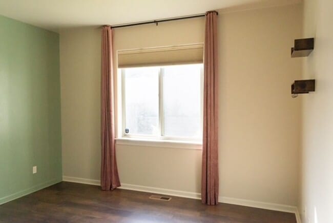 Building Photo - 1722 Brambling Brae Ln