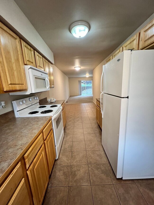 Building Photo - 1713 W Fern Dr