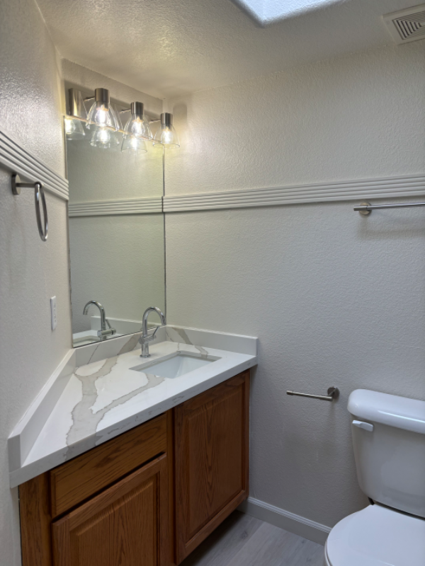 Building Photo - 5620 E Kelton Ln