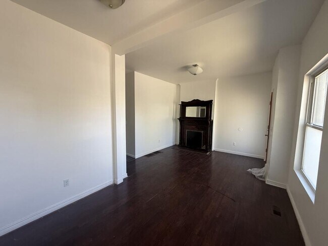 Building Photo - 2946 Glenarm Pl