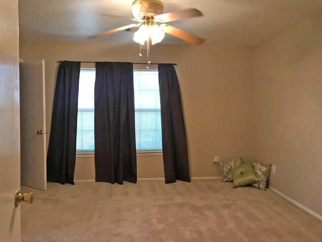 Building Photo - 21016 Alden's Oak