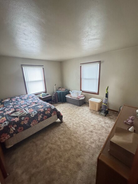 Building Photo - 7934 43rd Ave