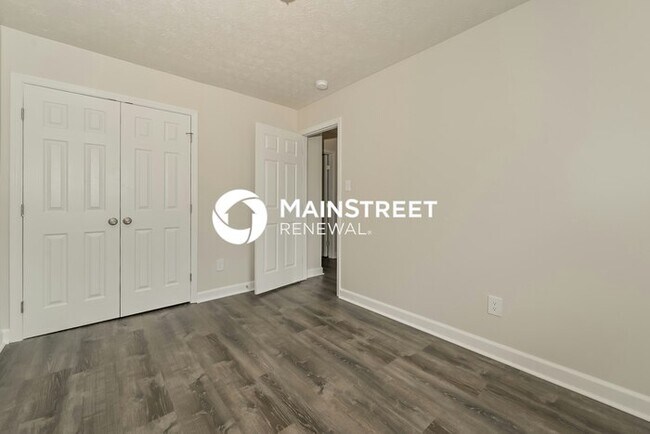 Building Photo - 3 Bedroom Pet-Friendly Home in Knoxville, TN with Main Street Renewal