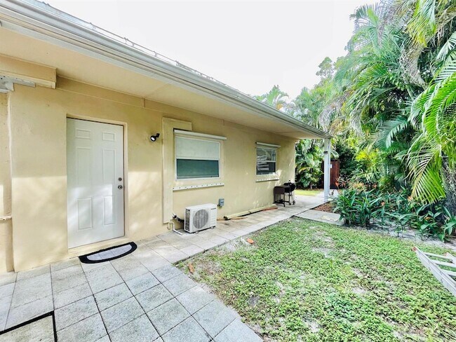 Building Photo - 279 Hach Ln