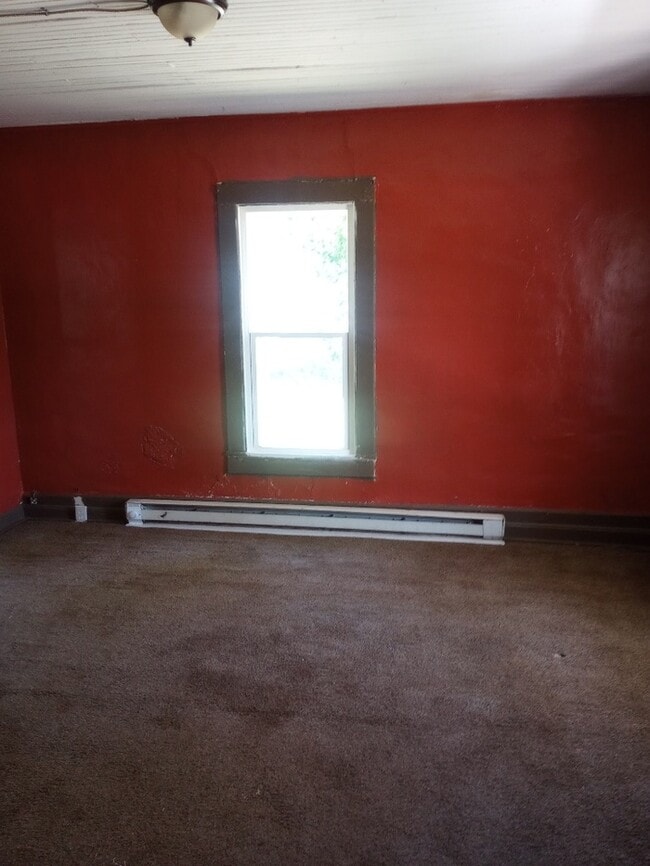 Building Photo - 2 Bedroom 1 Bathroom