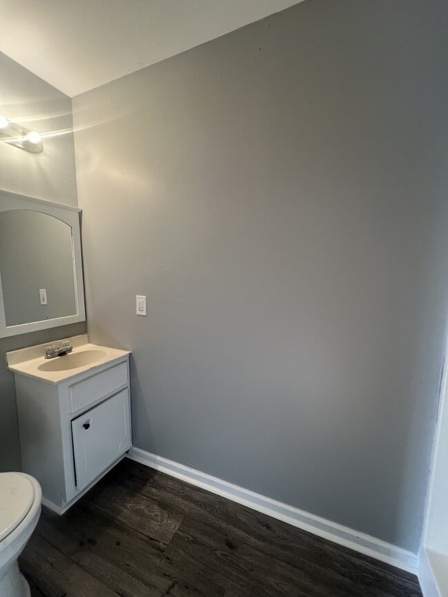 Building Photo - 932 Hatchie Ave