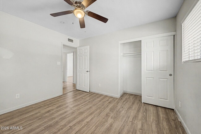 Building Photo - 10217 N 37th Ave
