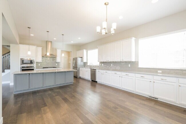 Building Photo - 1962 W 137th Dr