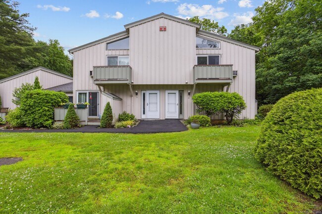 Primary Photo - 10 Wauwinet Ct