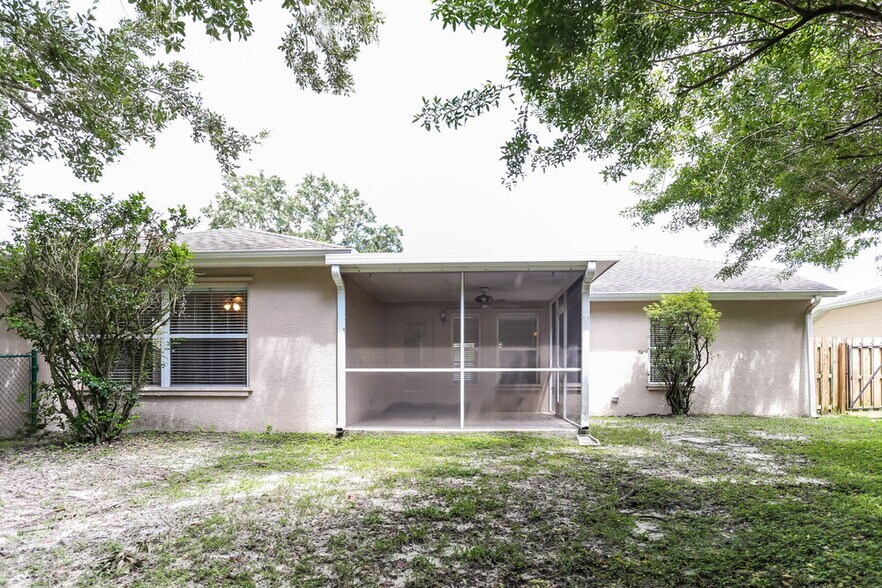 Building Photo - 11753 Shirburn Cir