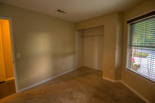 Building Photo - 23434 Badger Creek Ln