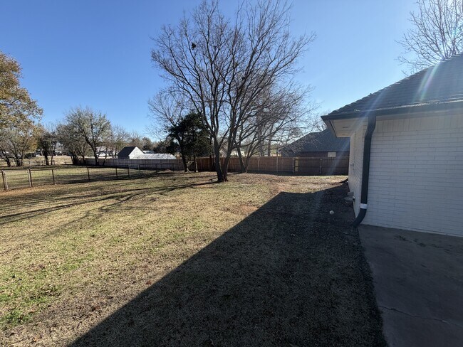 Building Photo - 4502 Jordan Ave