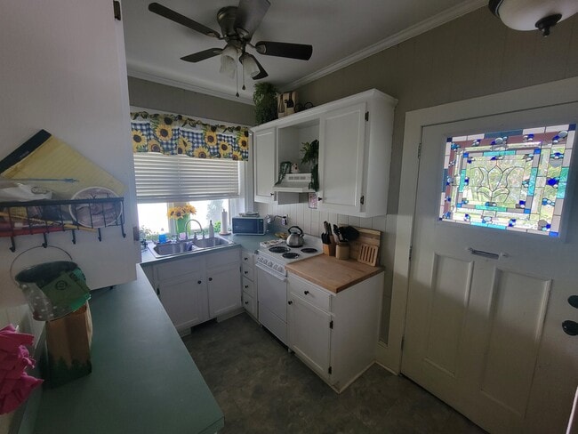 Building Photo - 33 Pigeon St