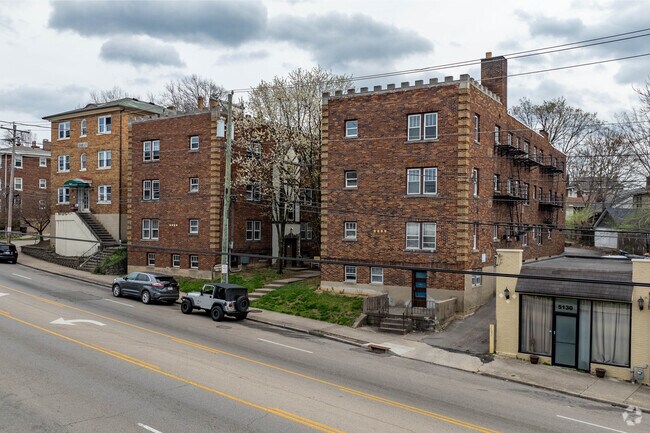 Primary Photo - 5132-5136 Montgomery Rd