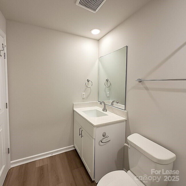 Building Photo - 5290 Brailey Cir