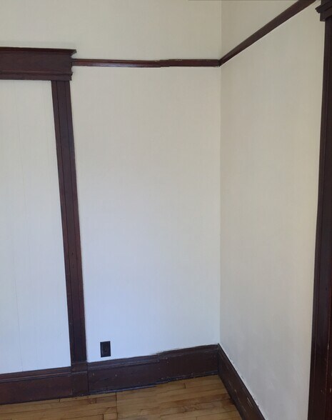 Building Photo - 2078 Atwood Ave