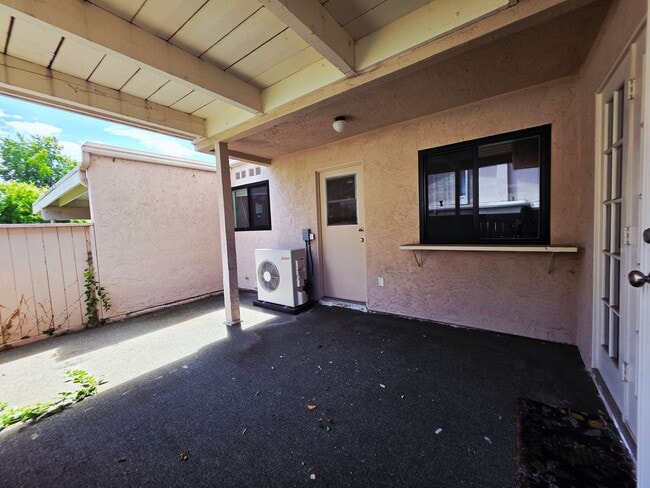 Building Photo - Updated 3 bed 2.5 bath home in Playmor – The Heart of UTC!