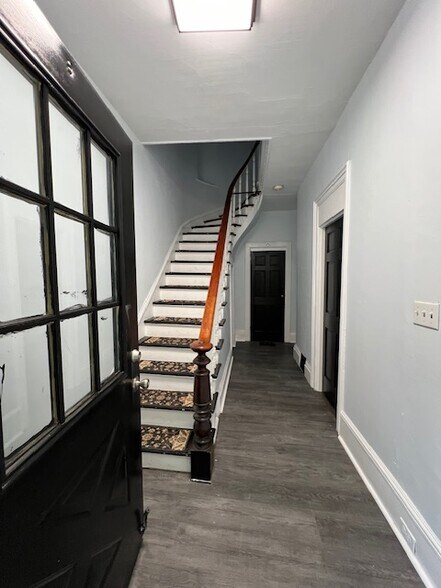 Building Photo - 1211 Madison St