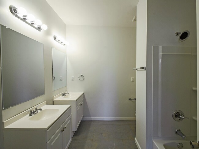 Building Photo - Built in 2019. 4 beds, 2.5 bath home with easy access to 51 and 385.