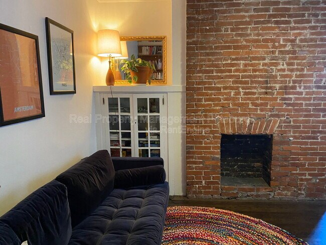 Building Photo - 207 S Millvale Ave
