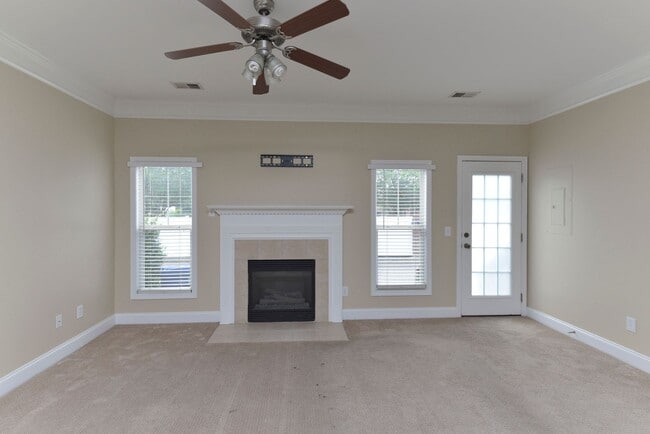 Building Photo - 2 Bedroom, 2.5 Bath in Hampton Forest- Mov...
