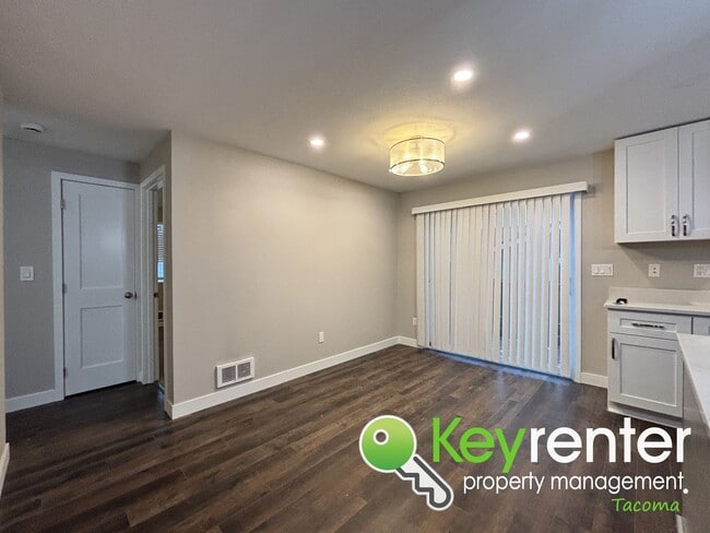 Building Photo - Newly Remodeled 3 Bedroom Home for Rent in Tacoma with Backyard and Garage!