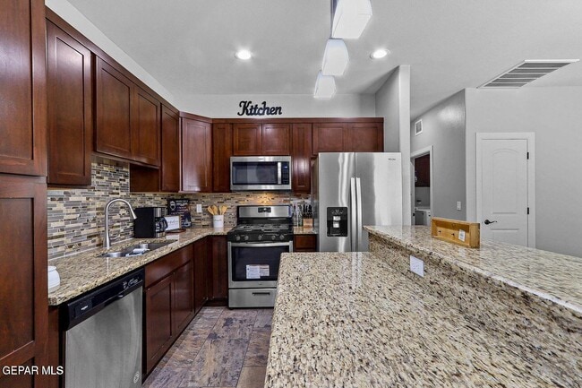 Building Photo - 2852 Tierra Oasis St
